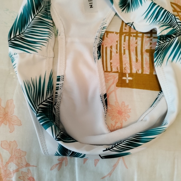 SHEIN tropical white bikini - Picture 4 of 7